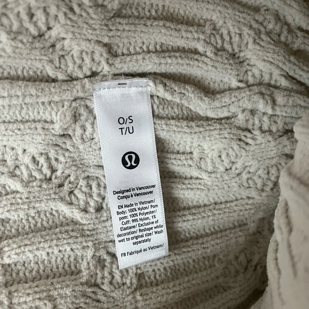 {Lululemon} Cable-Knit Pom-Pom Beanie Hat in Bone - Womens One Size - NWT